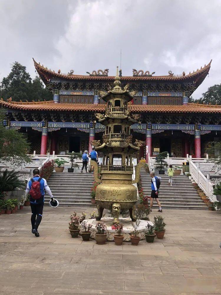 快速游览法界寺三天门二天门一天门法界寺森林公园位于昆明市嵩明县城