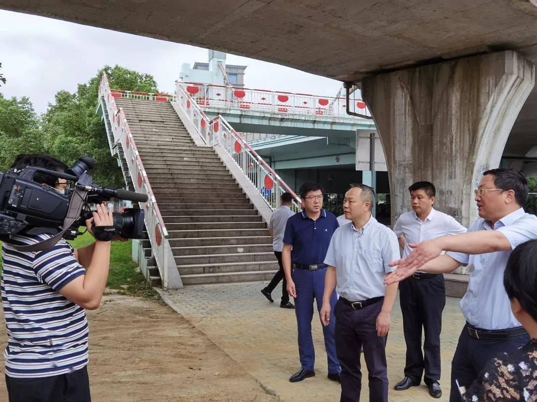 市委书记奚明暗访督导深化全国文明城市创建工作