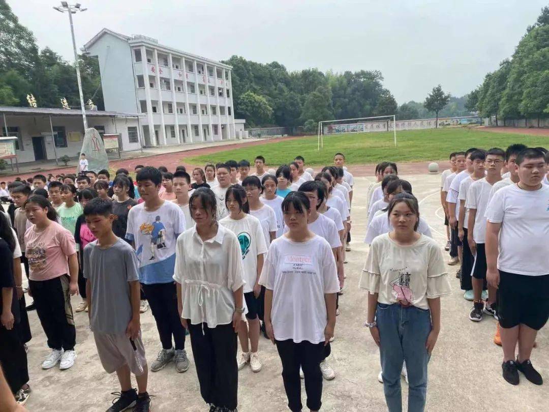 开学季丨迈好军训第一步养成一生好习惯记毛公桥中学军训