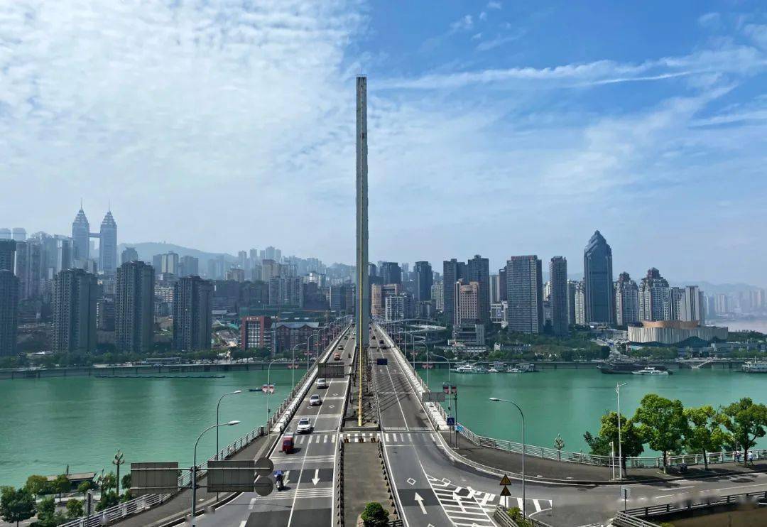 出现高峡平湖景观.长江涪陵段水位突破170米,9月8日凌晨