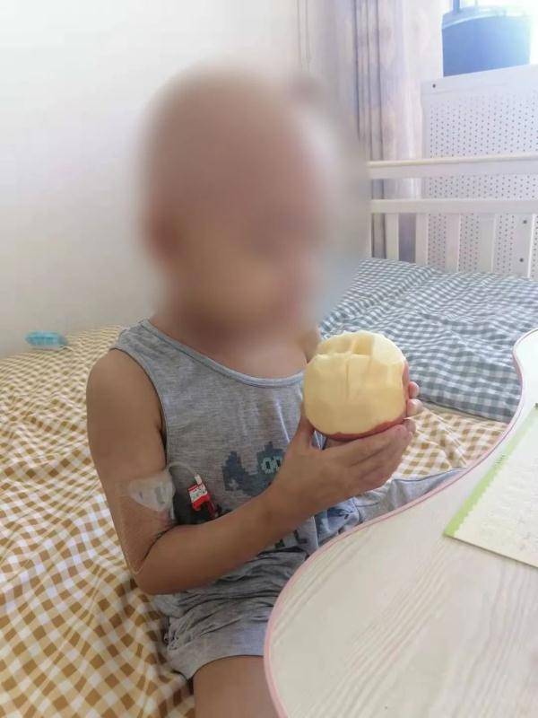 网友|5岁患癌男童劝妈妈再生一个，妈妈却说……