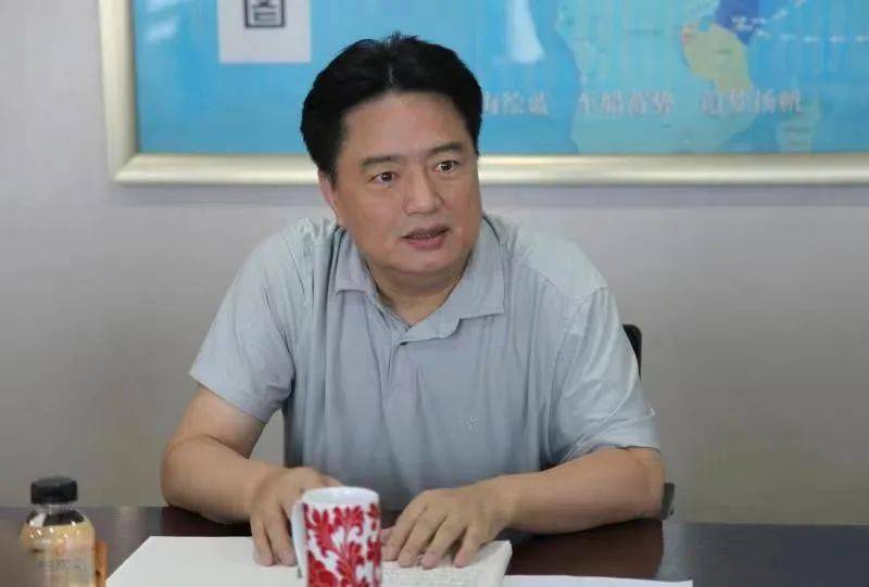 王庆祝院长介绍了开展合作项目的工作情况,他围绕项目内容进行了大量