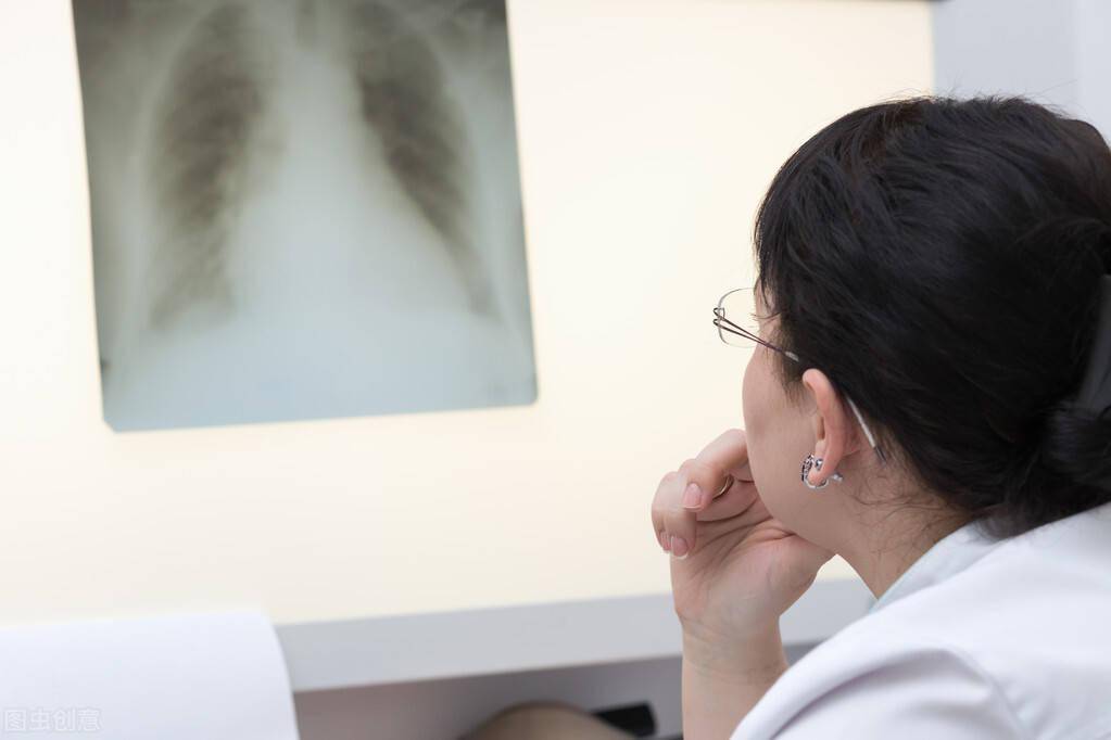 肺癌患者未手术,放化疗,自述口干,易汗,易疲劳,服药一月减轻