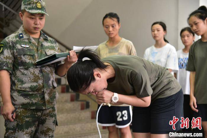 素质|广西女新兵入伍前素质考核