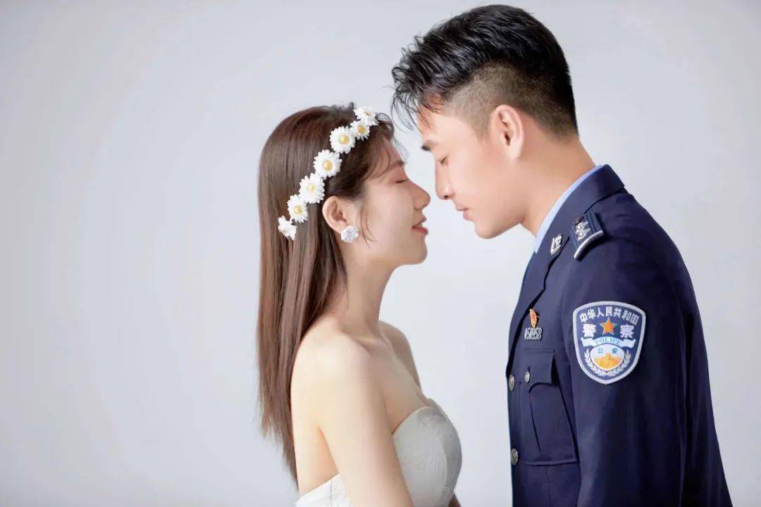 警察老师家庭的纸短情长