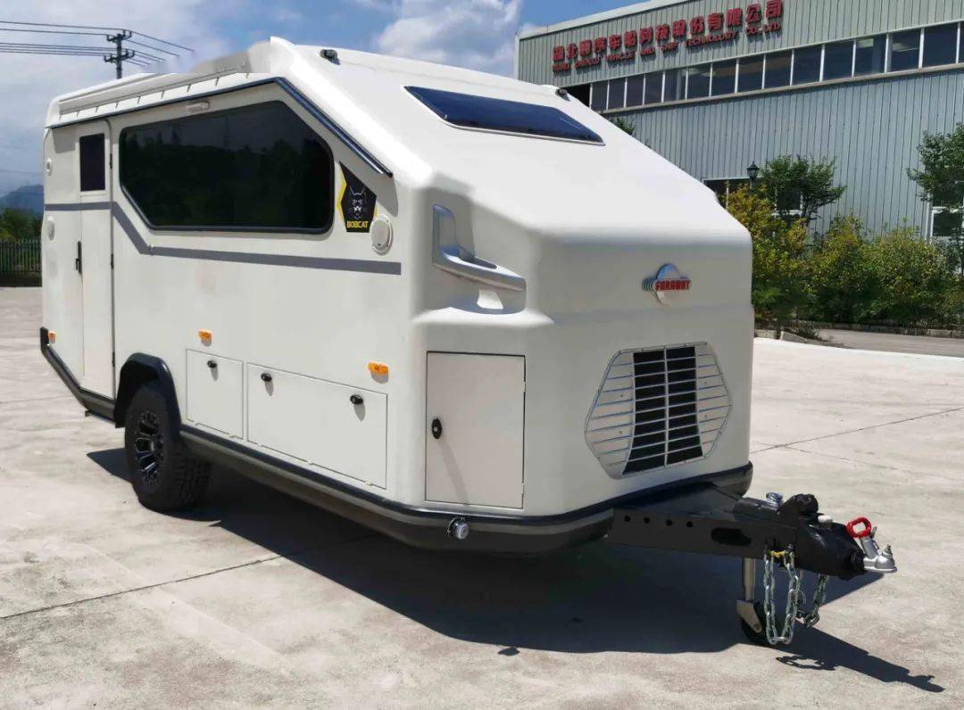 鹭扬牌--xxv9010xljt中置轴旅居挂车的牵引杆深入量(mm):65mm;牵引杆