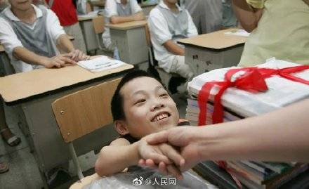 初中|袖珍男孩陈彬走了