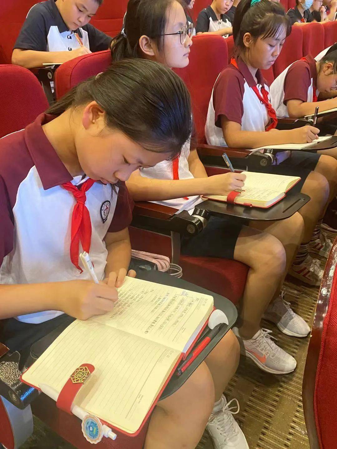 【至善少年】新学期 传起点——我校七年级学生学习习惯养成记_作业