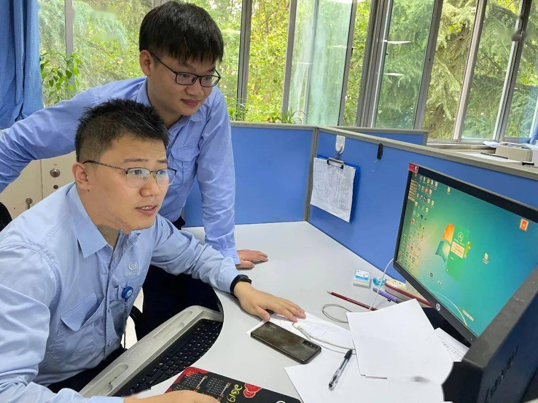 焦挺的师父陶卫军来自江西,是航空工业郑飞机加分厂的一名工艺人员