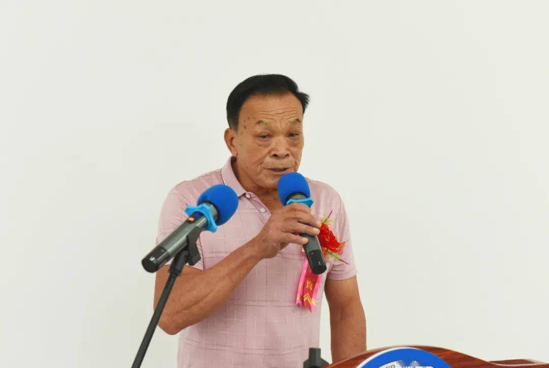 王锡宏书记讲话教师代表林俊章老师在发言中说到:作为一名在二侨中学