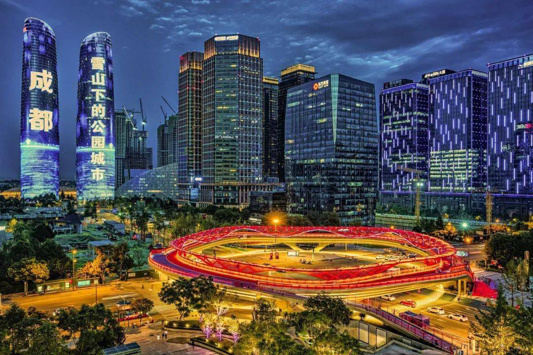 烟火|“发现成都之美·镜头里的公园城市”主题摄影月赛8月获奖作品揭晓，欢迎围观！