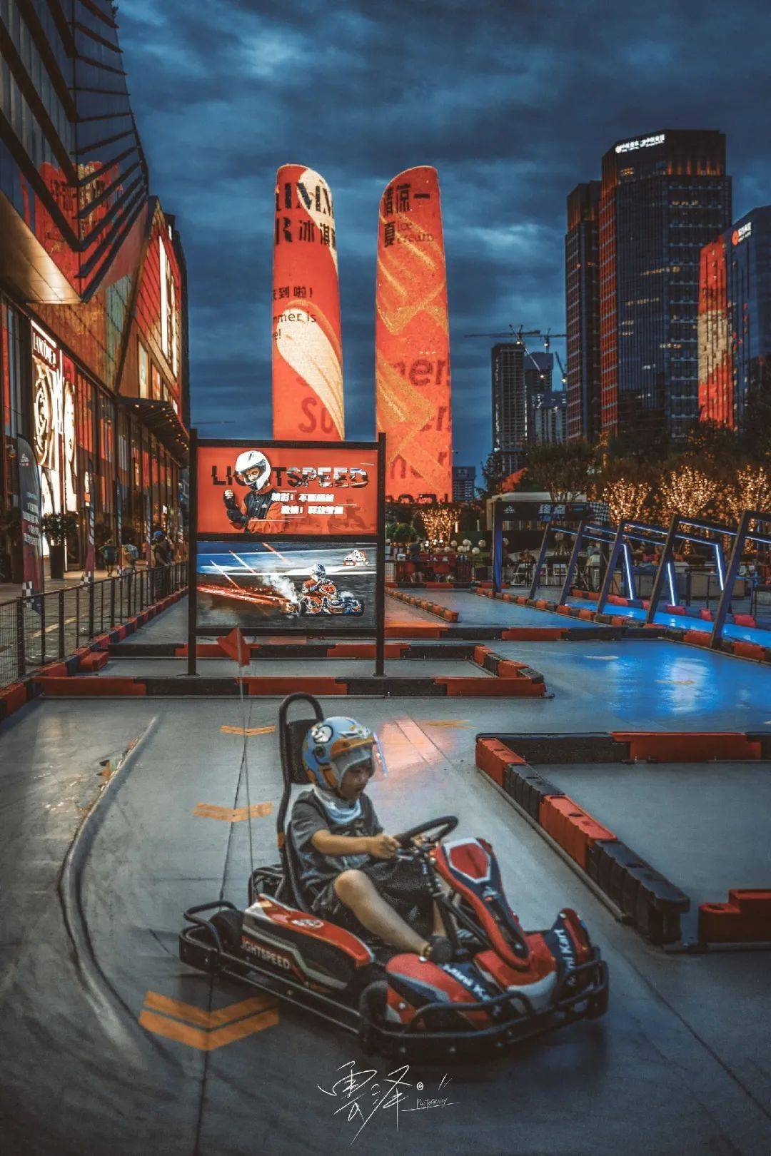 烟火|“发现成都之美·镜头里的公园城市”主题摄影月赛8月获奖作品揭晓，欢迎围观！