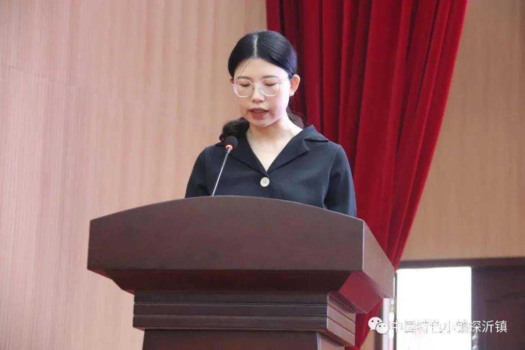 "县优秀教师代表"刘庄初级中学孙晓园发言"县优秀教师代表"探沂幼儿园