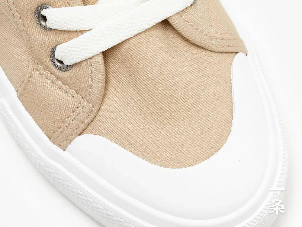 活动|英国帆布小白鞋，不怕水，不怕脏，不用系鞋带