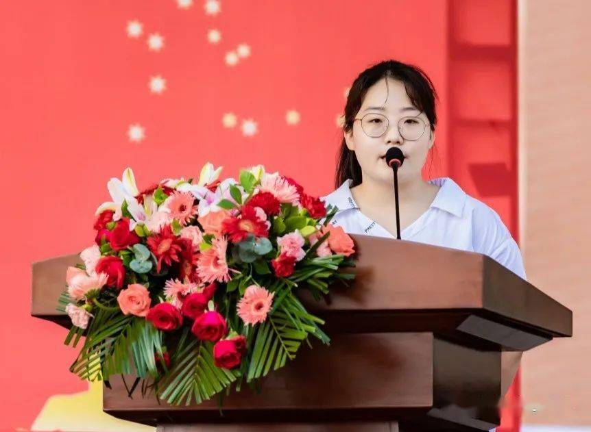 都昌二中举行2021年秋季开学典礼表彰了一批优秀学子