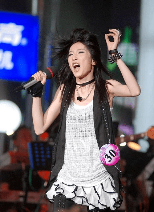 电影|快乐女声南京赛区的她，今年演了好莱坞电影《尚气》…