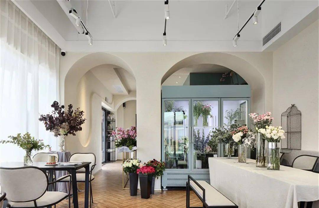 8g目录介绍案例展示ktv"好色的绅士" kingkiss 量贩式ktv上海vshow