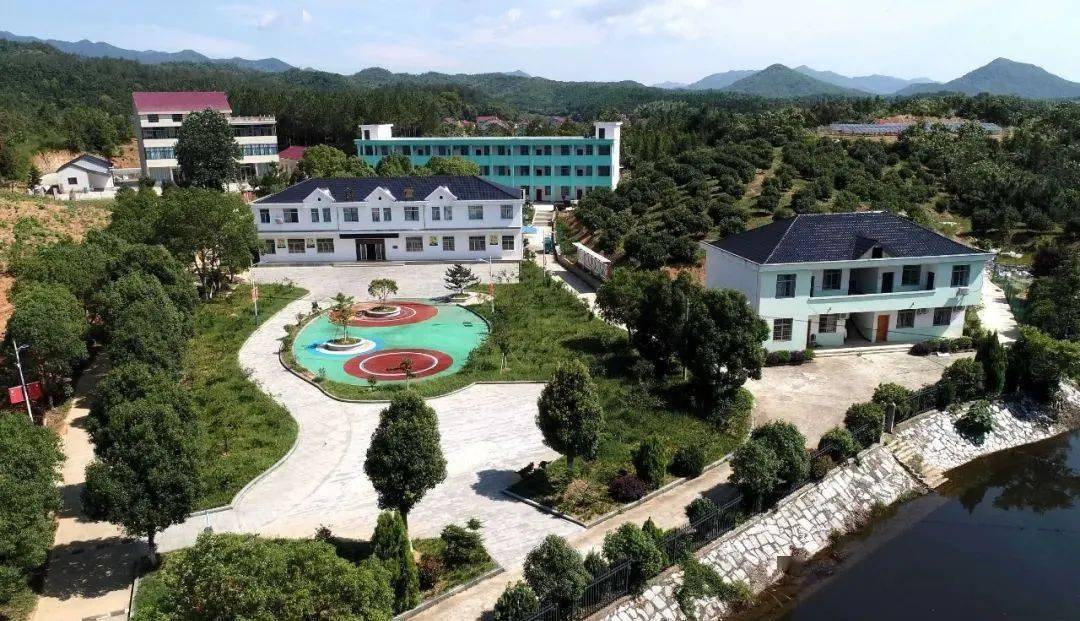 都昌爱心人士向困境儿童捐款66666元_太阳村