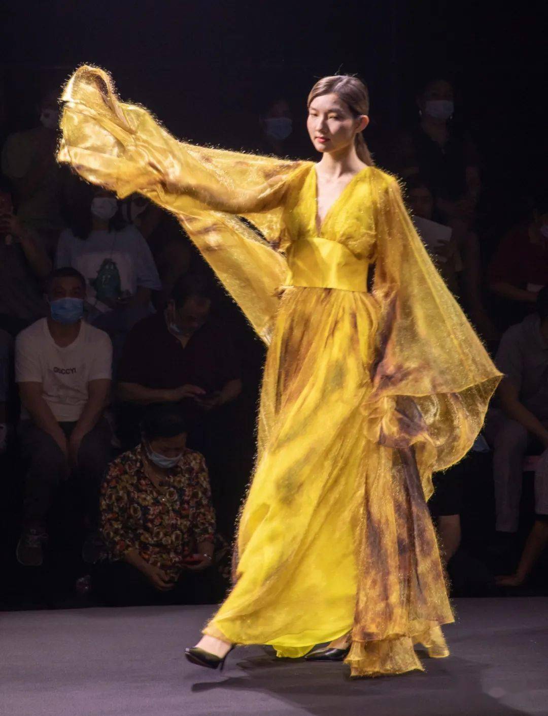 橙黄色|精彩！来享受一场“麦浪滚滚”的视觉盛宴！