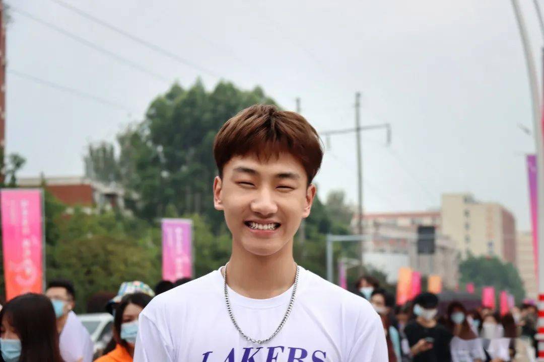 在这里,读懂川传】编辑:大尧视频:大型节目中心影视制作部图片:赵陆阳