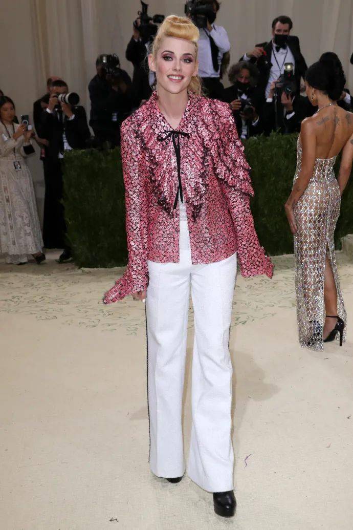 Fashion|笑到捶地，这是我见过最吊炸天的奇葩时尚...