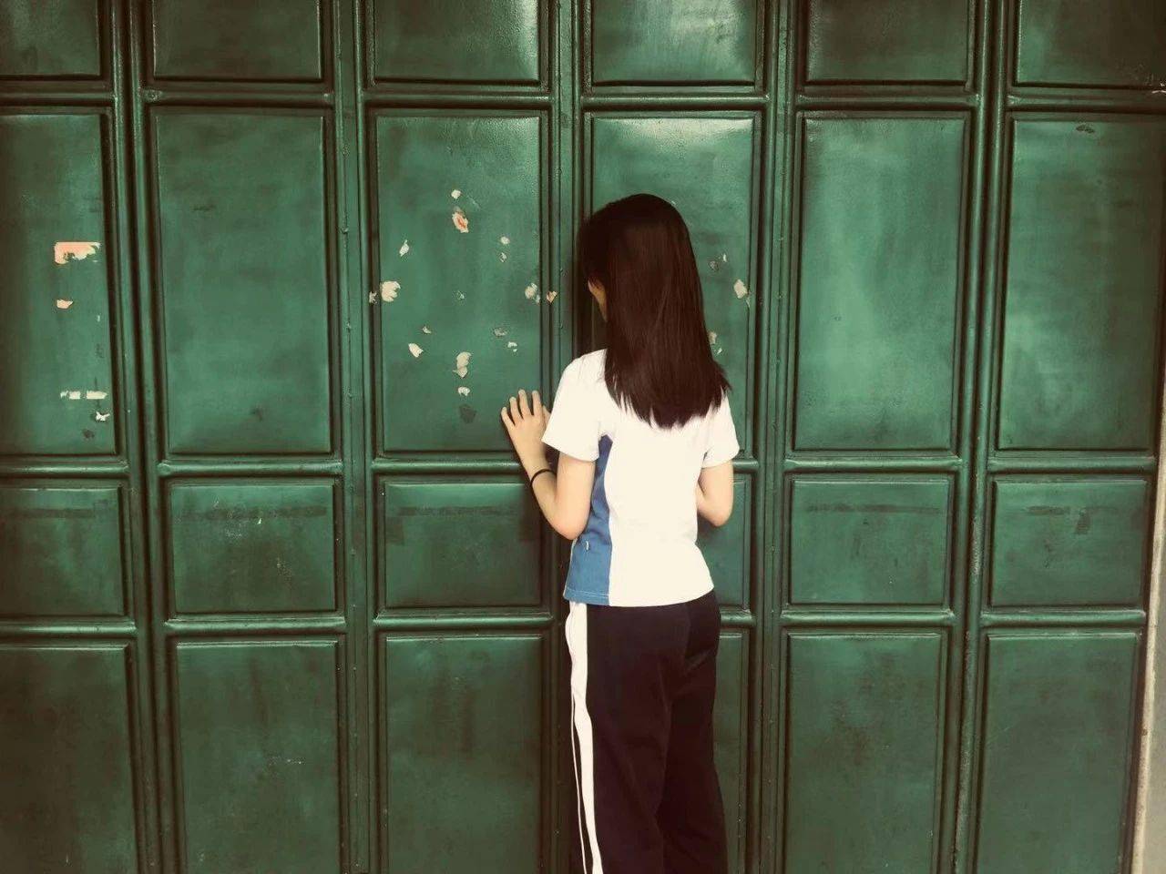 张琪|被深圳校服困住的身体