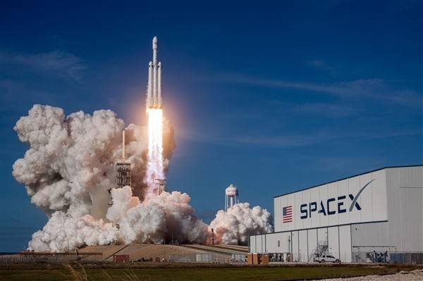 美国二手火箭送亿万富豪上天：飞行高度将超过国际空间站