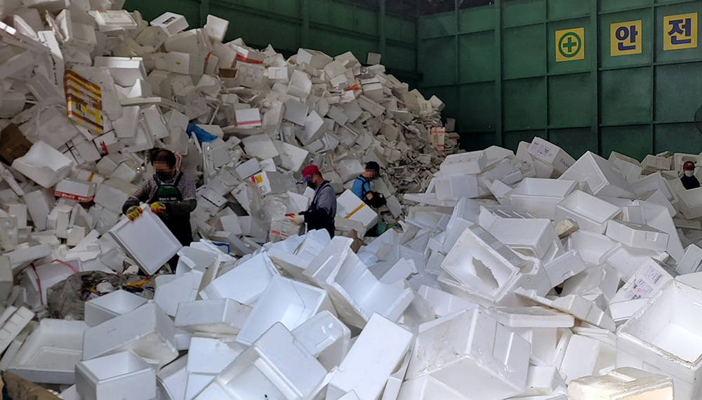 韩国疫情造成废弃物和垃圾增加韩国面临垃圾危机