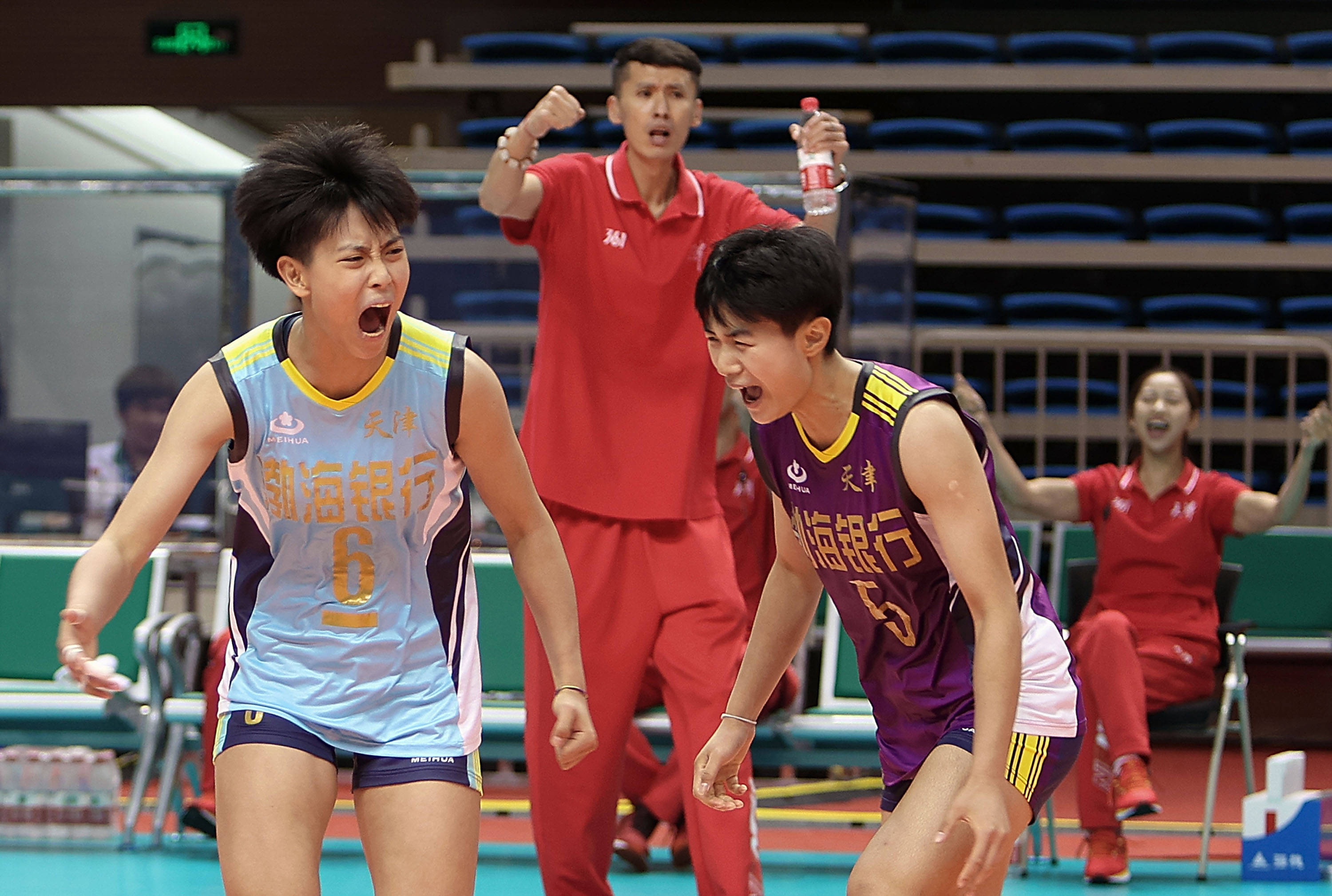 排球女子u19组半决赛天津队胜上海队