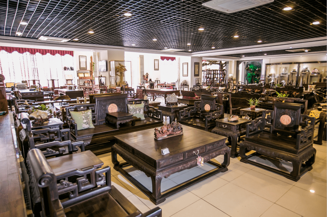 (部分文字来源:环球博览)本周新会红木及名贵硬木综合价格指数1437.