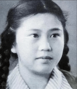 白毛女王昆18岁嫁27岁初恋携手71年89岁去世没举办追悼会