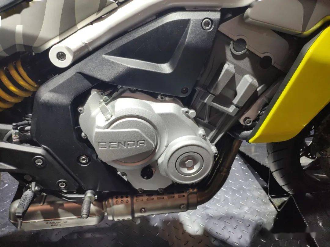 lfs700唐刀:奔达品牌的首款直列四缸产品,以"唐刀"命名并标榜国风设计