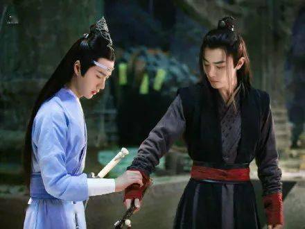 要求|龚俊在追热巴？肖战王一博顶风同台？明侦全员缺席？景甜万达重修旧好？选秀爱豆玩完了？