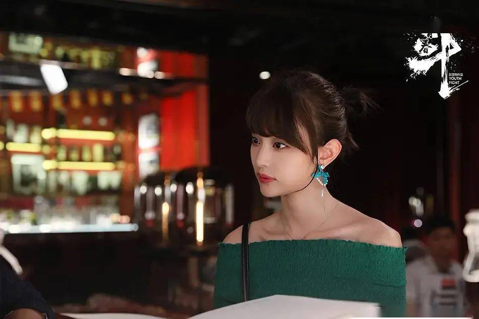 盖玥希|盖玥希：年代传奇里的「大青衣」，《一剪芳华》的水晶花