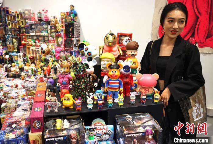 齐聚|南京街头创意艺术家齐聚景枫秀作品