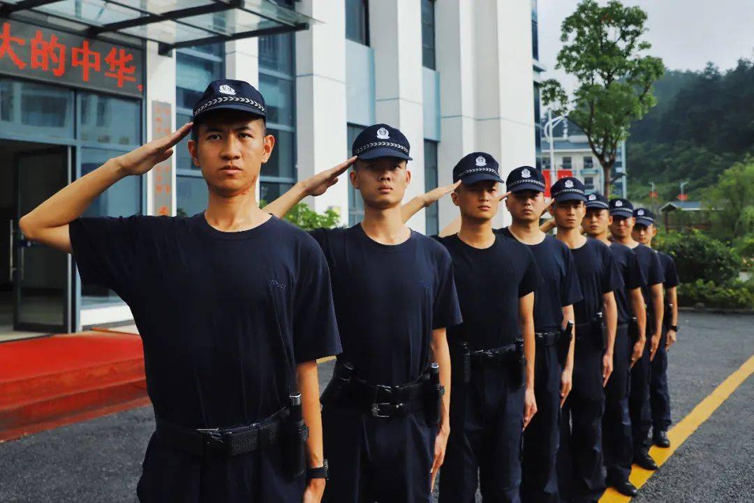 武汉警官职业学院警服图片