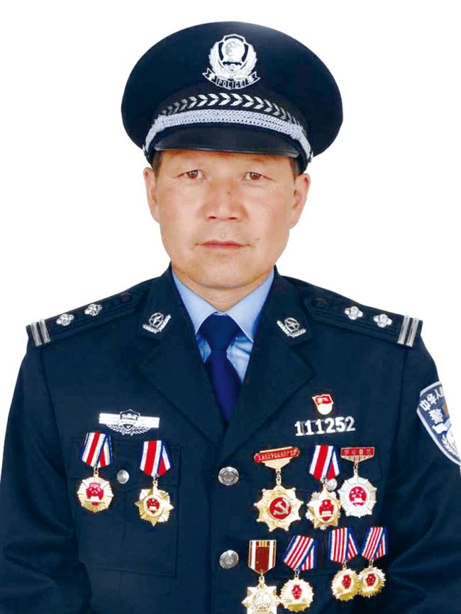 【弘扬英模】戈壁草原上的"赛因察戈答"_宝音德力格尔