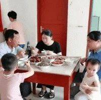 搞笑GIF：今天胃口不好，只能吃一碗！_概率