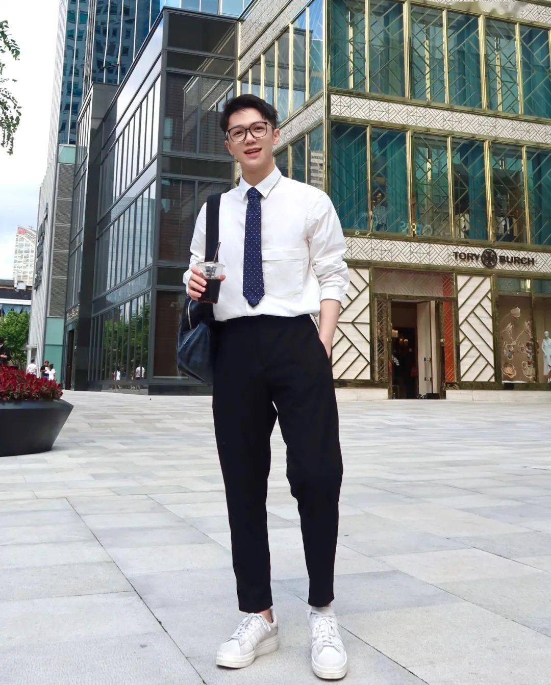 墨大人 | "初入职场"的梁坚洛,不同寻常的实习体验_rocky