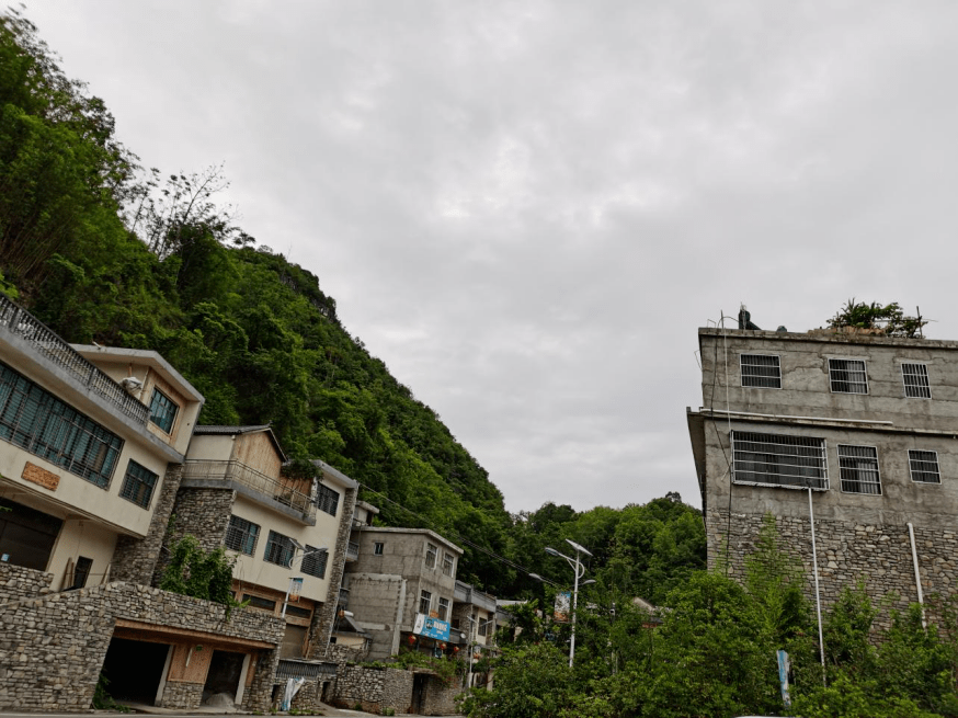 鄉遊黔西南安龍縣梨樹村│叢山環繞的布依之鄉世間天險在此黯然失色