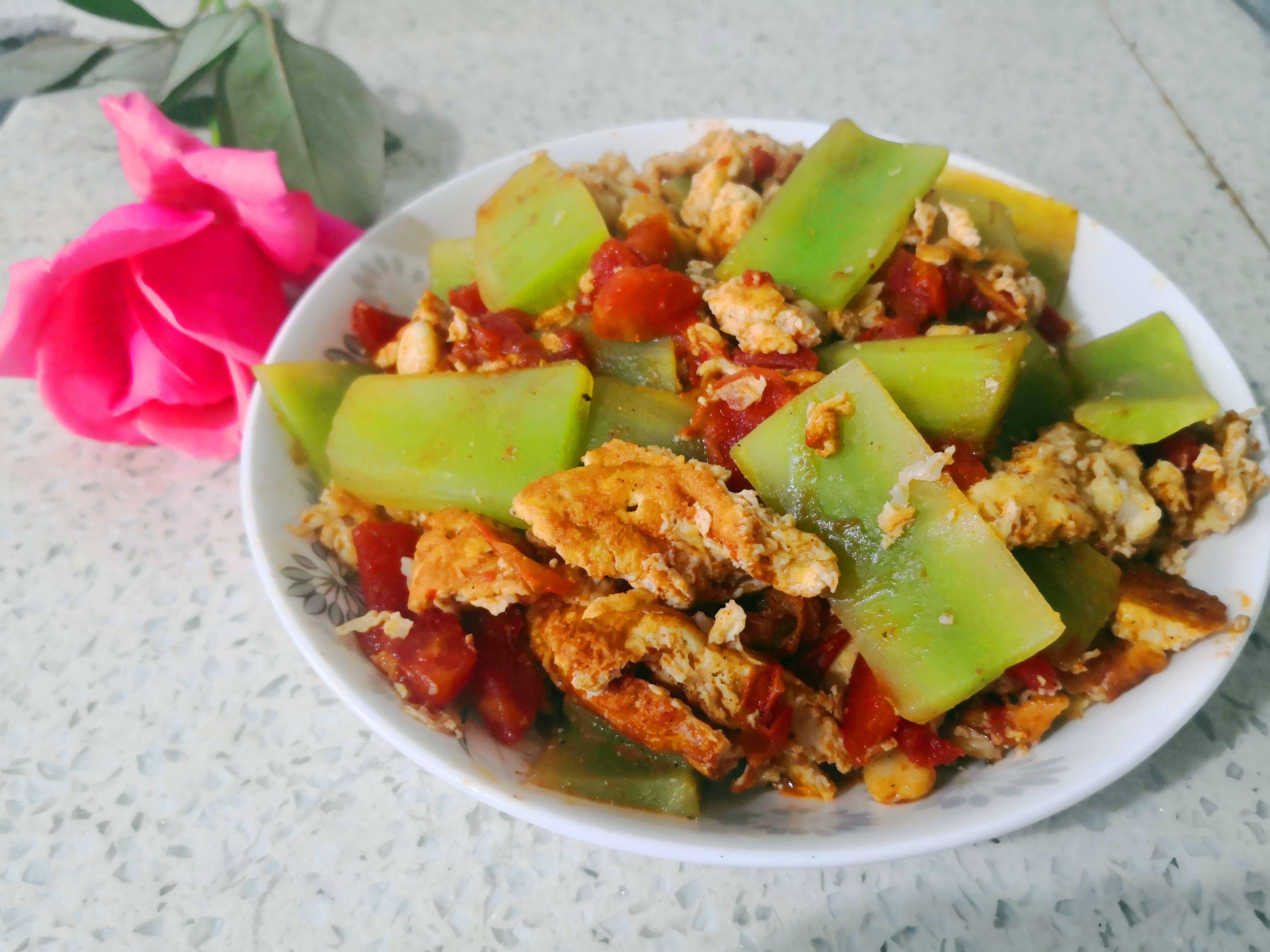 炒鹅蛋,多加这两步,去腥提味,配上青笋一起炒,月子餐,亦美味