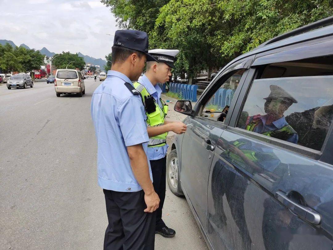 有效遏制道路交通安全事故的上升势头,平乐县组织开展了"摩托车电动车