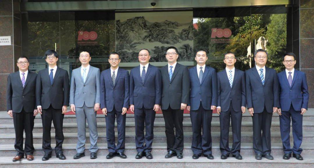 柏浪涛荣获上海市杰出青年法学家称号