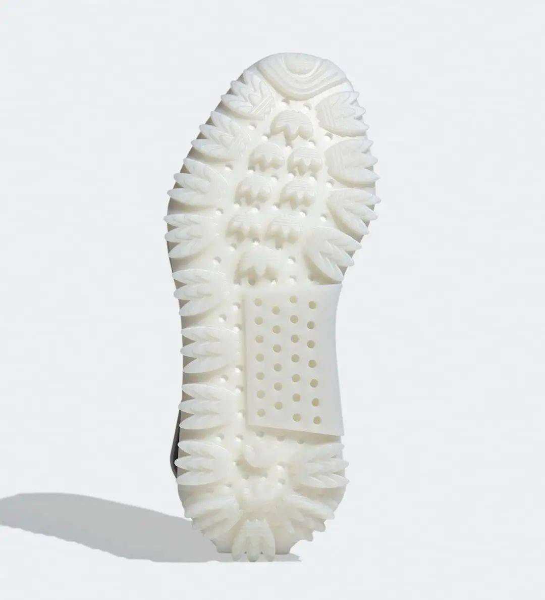 黑色新一代 adidas NMD 有点帅啊！CONFIRMED 开始登记了！