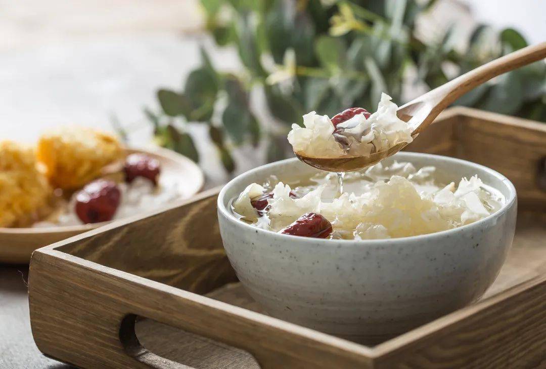 银耳怎么熬粥 38fbc44e2dc5414cb9c2cdb227d95b3b.jpeg