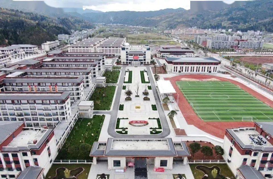 人才动态利川一中朱方仕湖北省特级教师弟子多人上北大清华