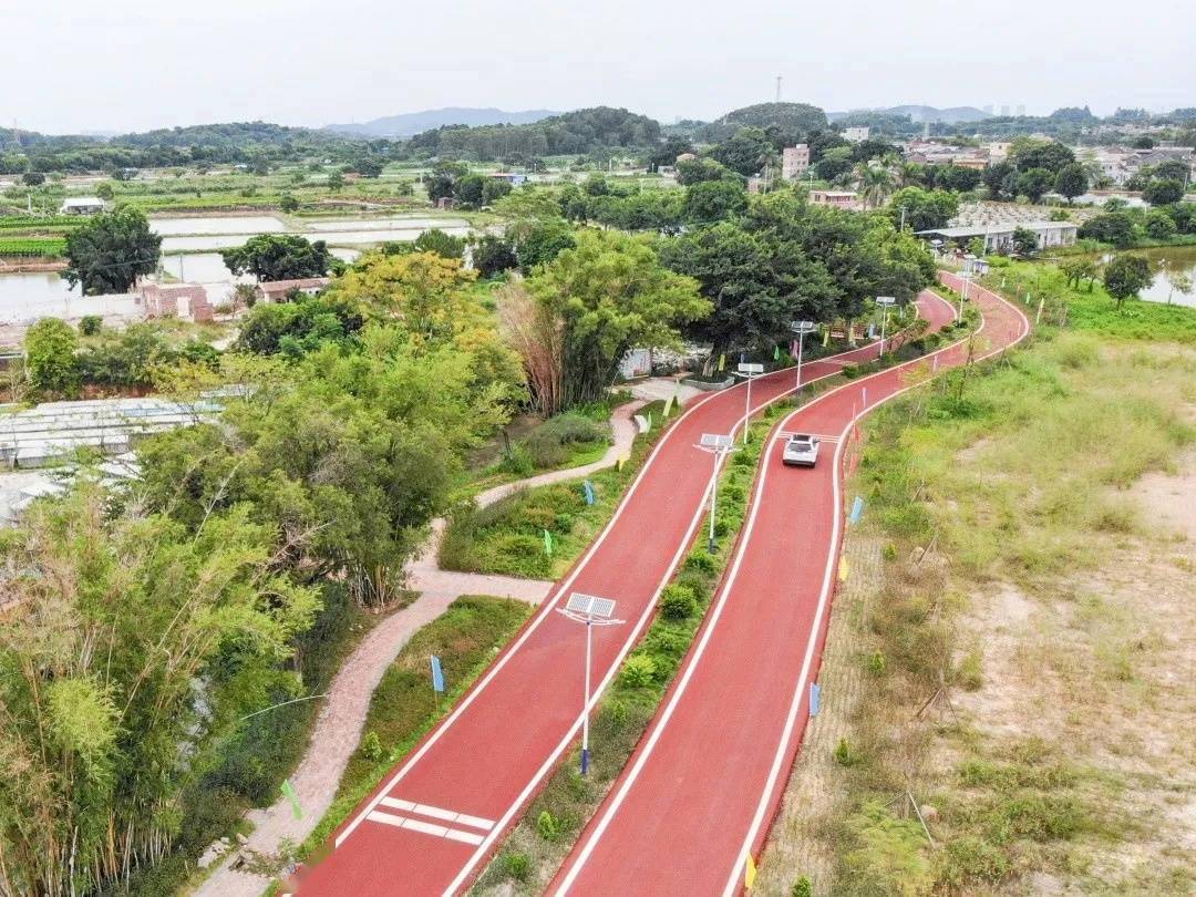 用建筑垃圾打造新型绿道佛山高明首条彩色环保村道交付使用