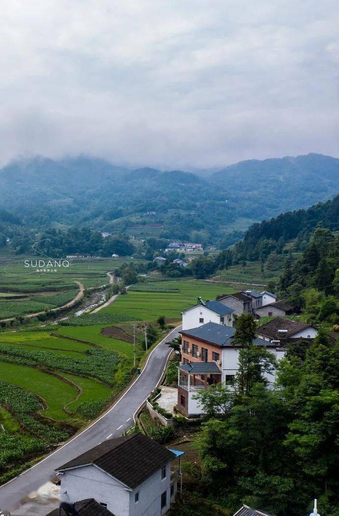 (中国最美外景地——九畹溪镇石柱村)