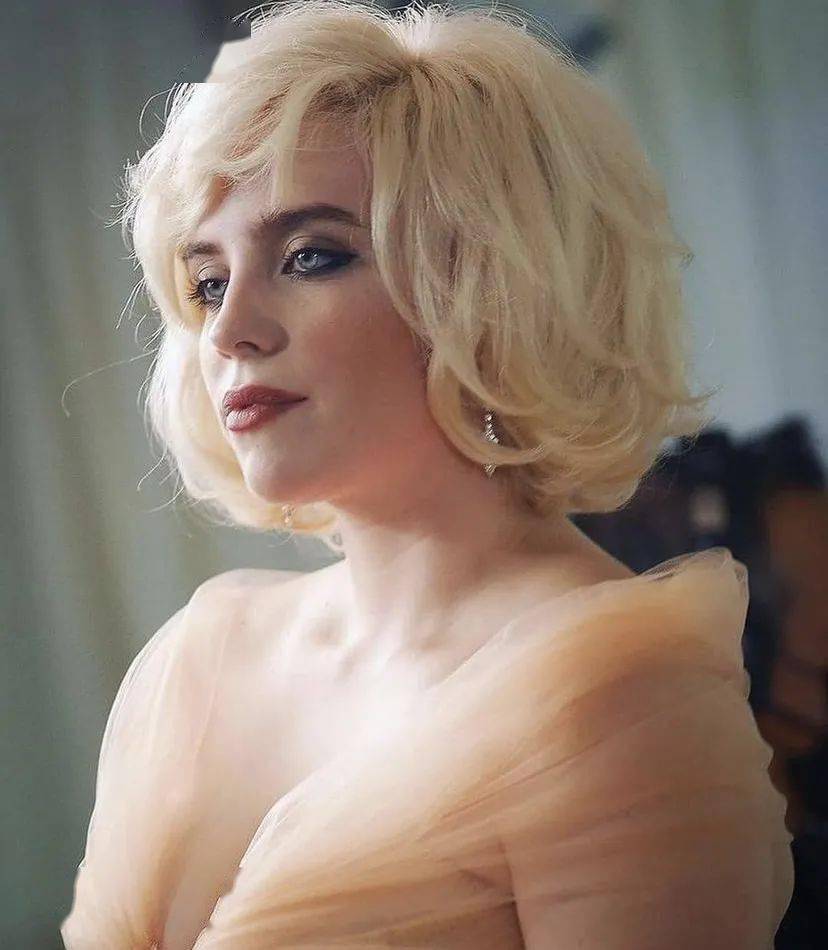 而是我的胸部」的 billie eilish,尽管前段时间以「胸部都比你大」