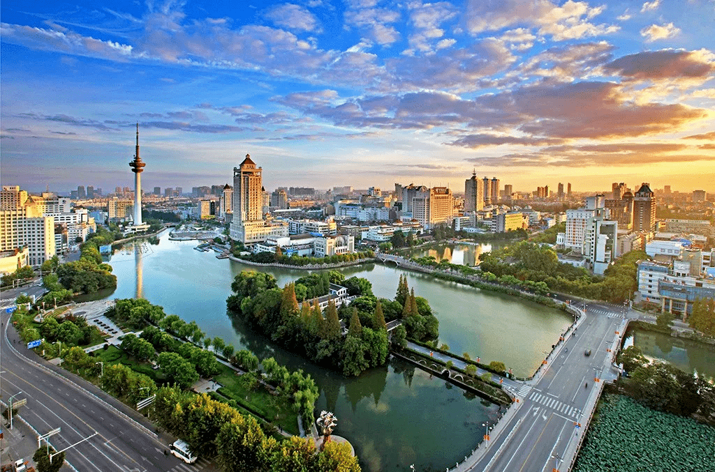 他们用实际行动守护着流淌于身边的母亲河濠河